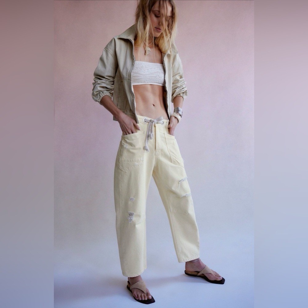 Free People RETIRED Lemon Icing Yellow Distressed Moxie Barrel Jeans NWT Size 28